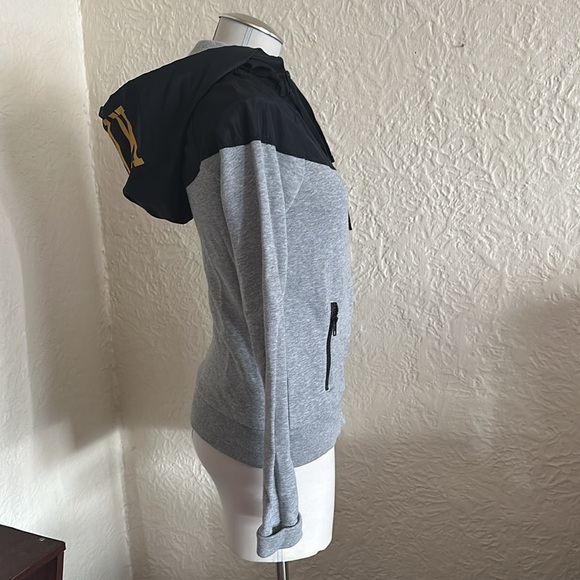 Victoria’s Secret Pink Iowa Hawkeyes Gray Black Hooded Sweatshirt Small - Picture 6 of 9